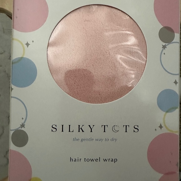 Silky Tots Other - Silky Tots toddler hair towl